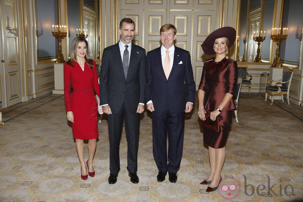 Los Reyes Felipe y Letizia con los Reyes de Holanda en su primera visita oficial como Reyes a Países Bajos