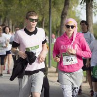 Bimba Bosé y Charlie Centa en una carrera solidaria contra el cáncer de mama en Madrid