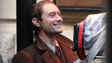 Jude Law en el rodaje de 'Genius' en Manchester