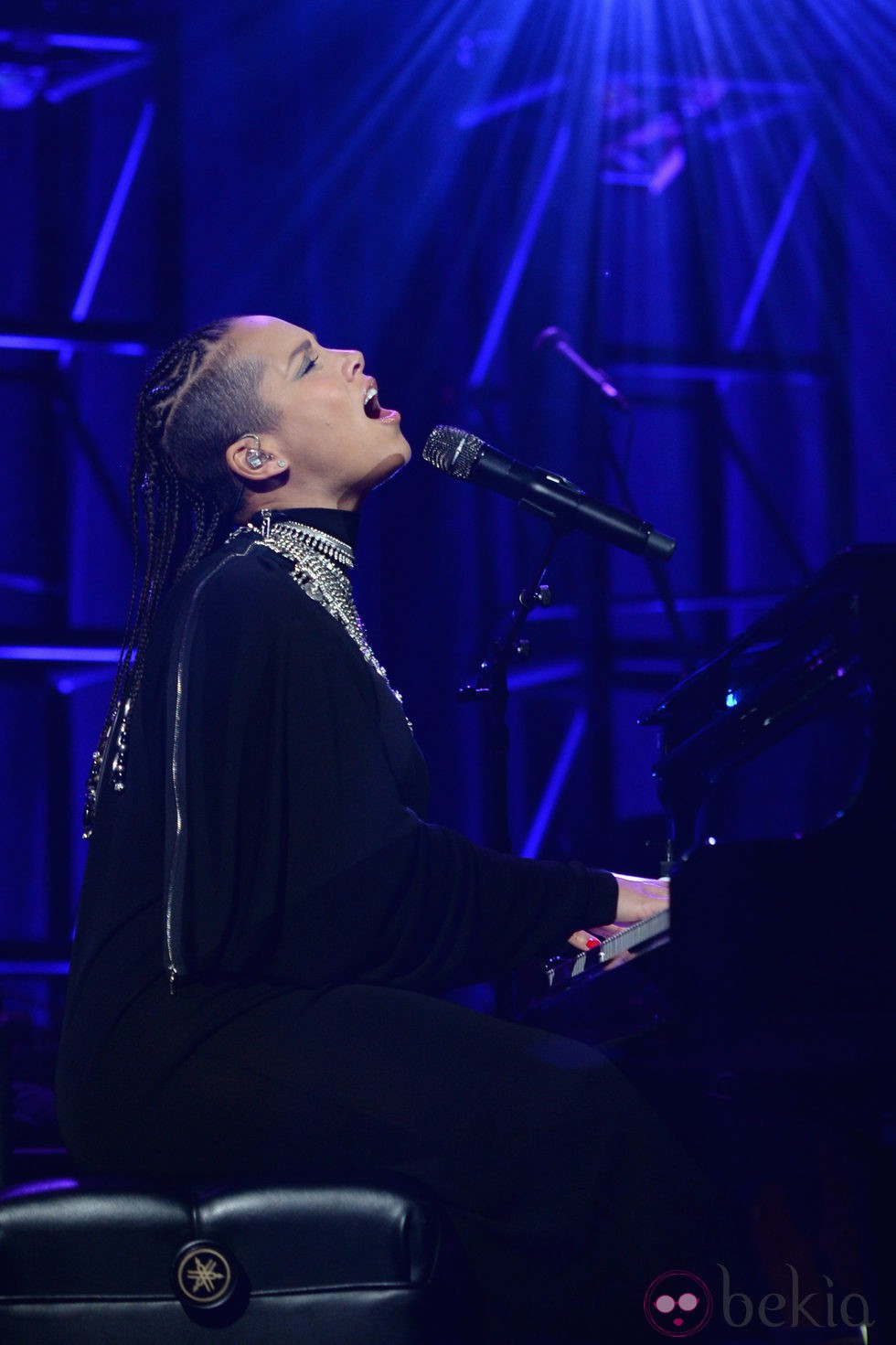 Alicia Keys durante su actuación en la gala benéfica de Gabrielle's Angel Foundation