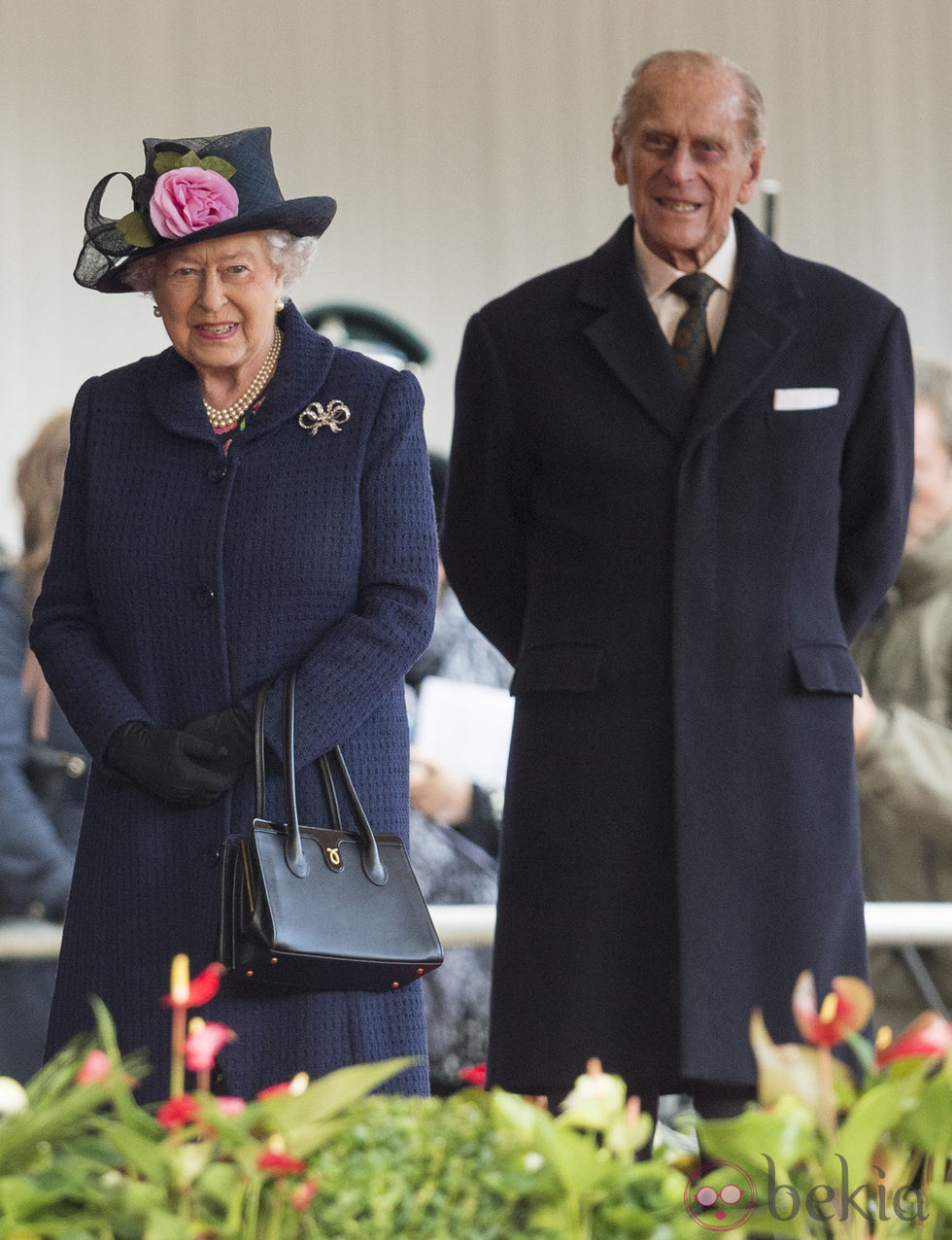 La Reina Isabel y el Duque de Edimburgo en la recepción al presidente de Singapur