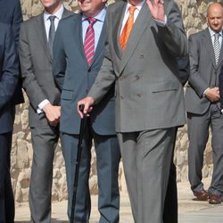 El Rey Juan Carlos saludando a la prensa en la inauguración de la remodelación del Castillo de Ygay