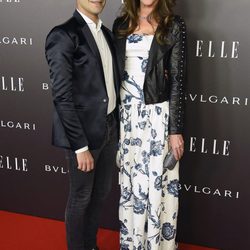 Inés Sainz y el diseñador Ion Fiz en los  Elle Style Awards 2014