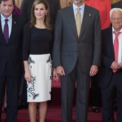 Los Reyes Felipe y Letizia reciben a los galardonados en los Premios Príncipe de Asturias 2014