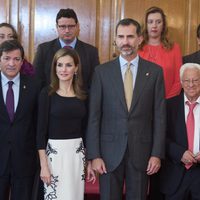 Los Reyes Felipe y Letizia reciben a los galardonados en los Premios Príncipe de Asturias 2014