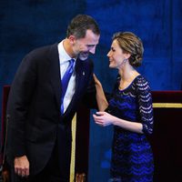 El Rey Felipe VI y la Reina Letizia visiblemente emocionados durante los Premios Príncipe de Asturias 2014