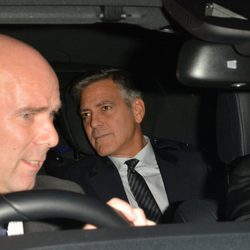 George Clooney llegando a la fiesta de celebración de su boda en Londres