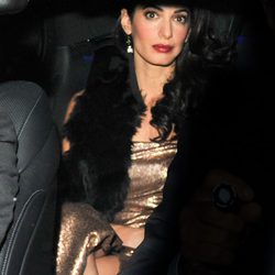 Amal Alamuddin llegando a la fiesta de celebración de su boda en Londres