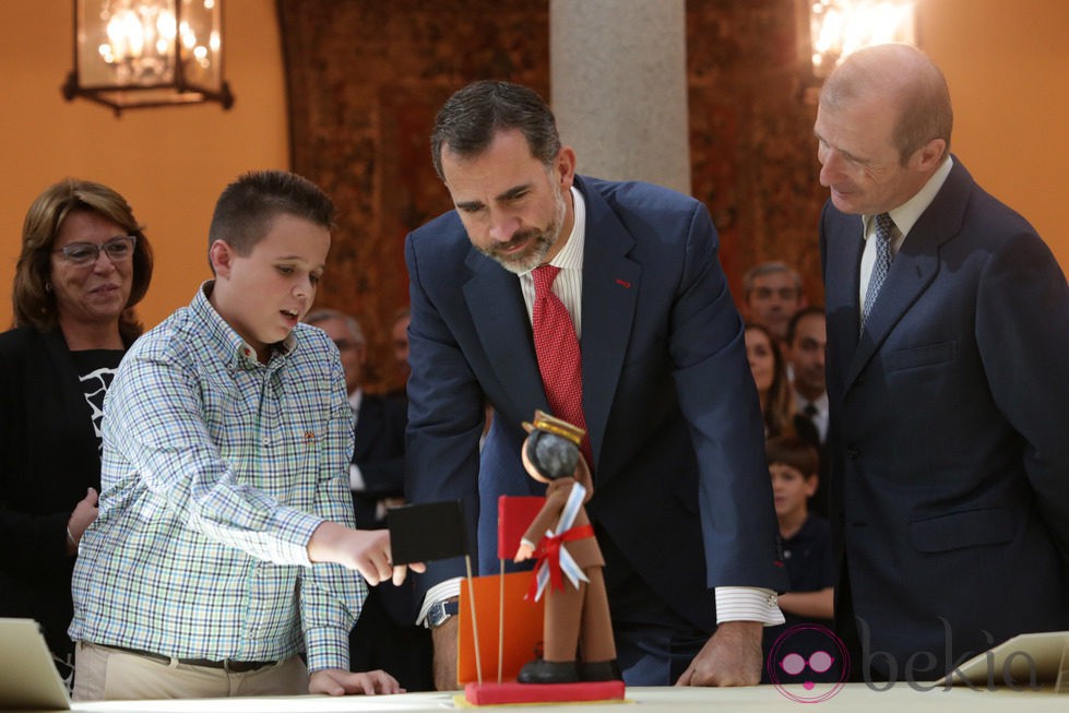 El Rey Felipe recibe por primera vez a los ganadores del concurso '¿Qué es un Rey para ti?'