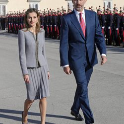 Los Reyes Felipe y Letizia antes de recibir a la Presidenta de Chile Michelle Bachelet