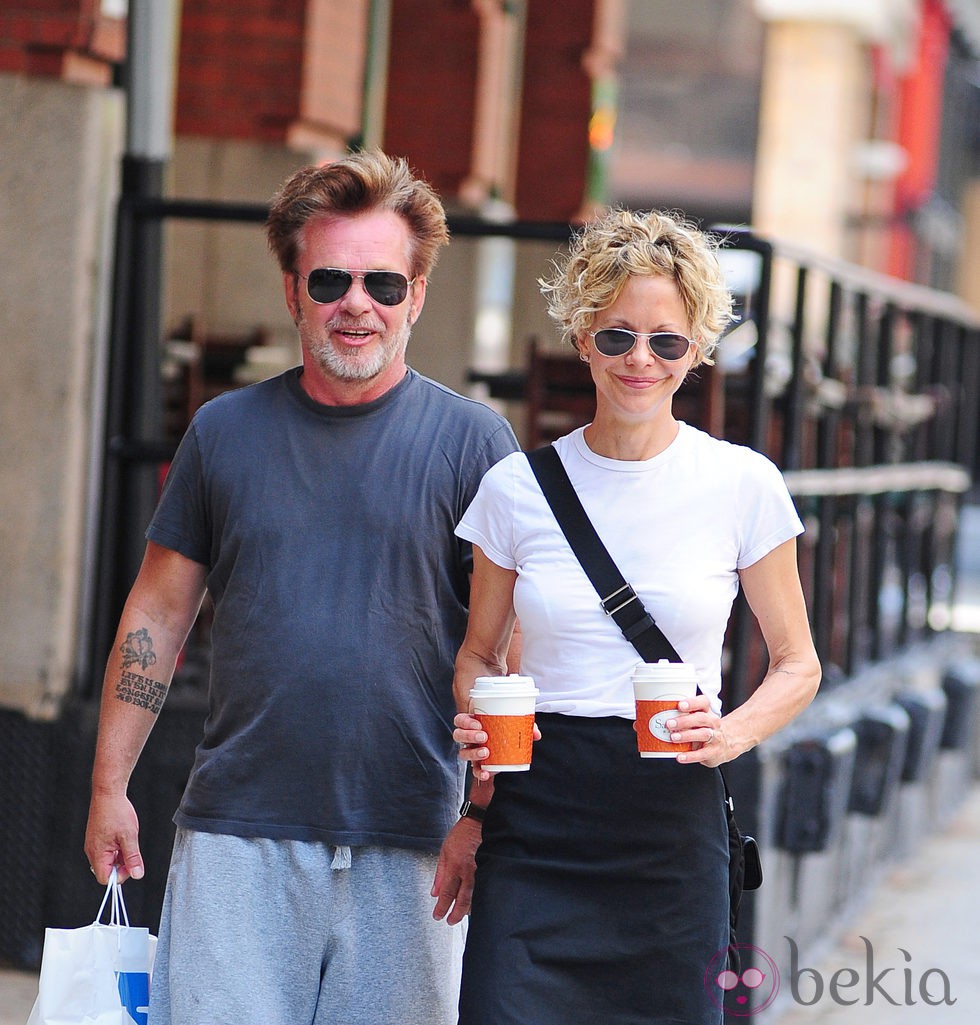 Meg Ryan y John Mellencamp pasean por Nueva York