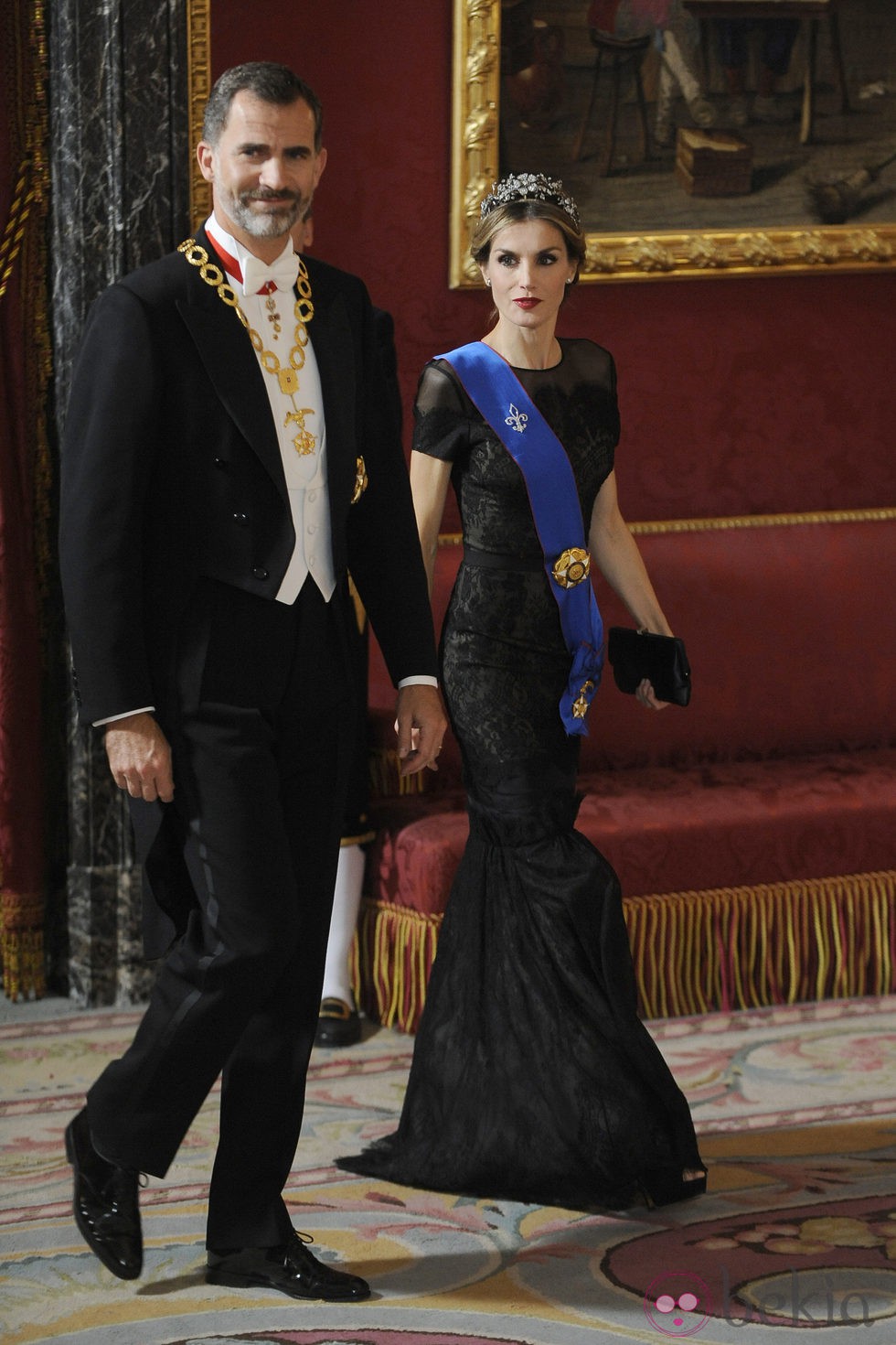 Los Reyes Felipe y Letizia llegando a su primera cena de gala como Reyes