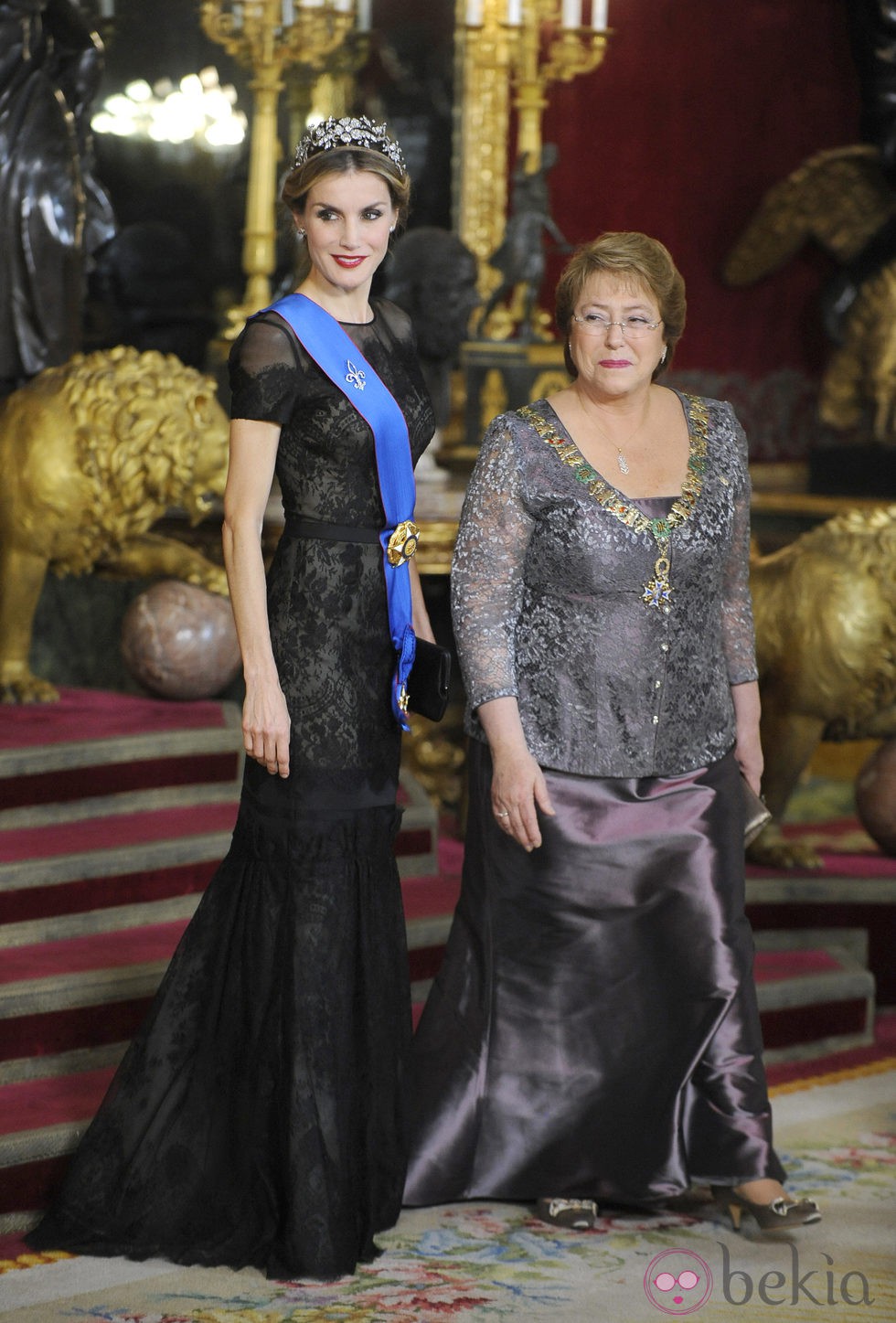 La Reina Letizia y Michelle Bachelet en la cena de gala ofrecida en honor de la Presidenta de Chile