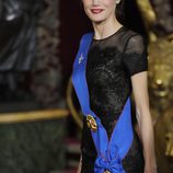 La Reina Letizia en una cena de gala ofrecida en honor a la Presidenta de Chile