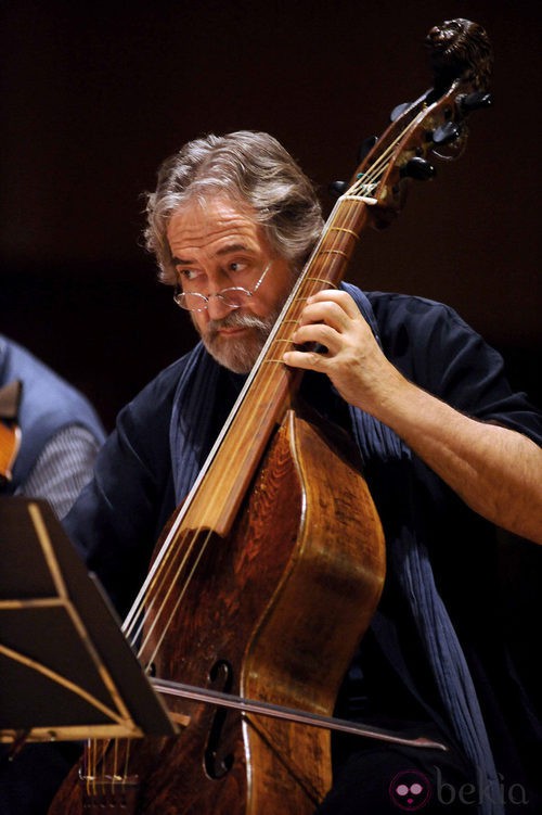 Jordi Savall durante uno de sus conciertos