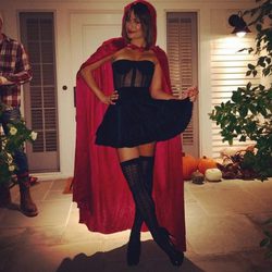 Lea Michele disfrazada de Caperucita Roja para Halloween 2014