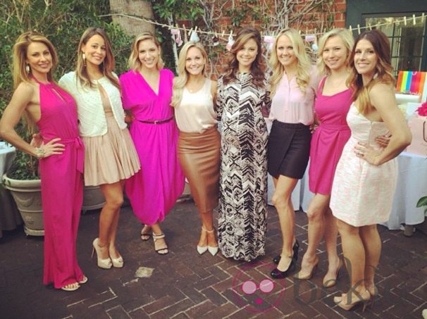 Vanessa Lachey junto a sus amigas