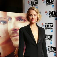 Jennifer Lawrence en la presentación de 'Serena' en el festival de cine de Londres 