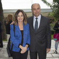 Ana Rosa Quintana y Juan Muñoz en un almuerzo en homenaje al Padre Ángel