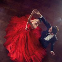 Eva Green bailando en el mes de diciembre del Calendario Campari 2015