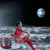 Eva Green se convierte en astronauta en el mes de julio del Calendario Campari 2015