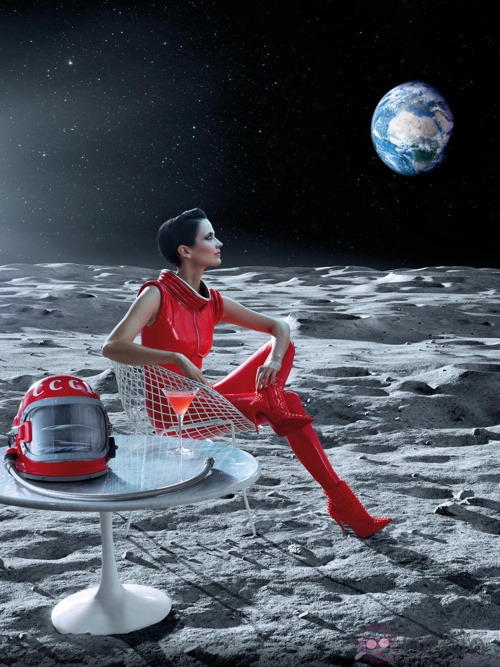 Eva Green se convierte en astronauta en el mes de julio del Calendario Campari 2015