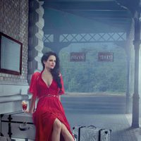 Eva Green se va de viaje en el mes de marzo del Calendario Campari 2015