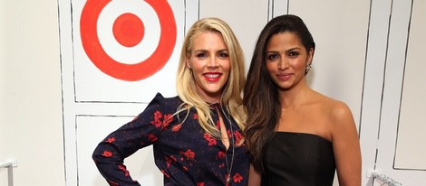 Busy Philipps y Camila Alves en la presentación de una colección de Target