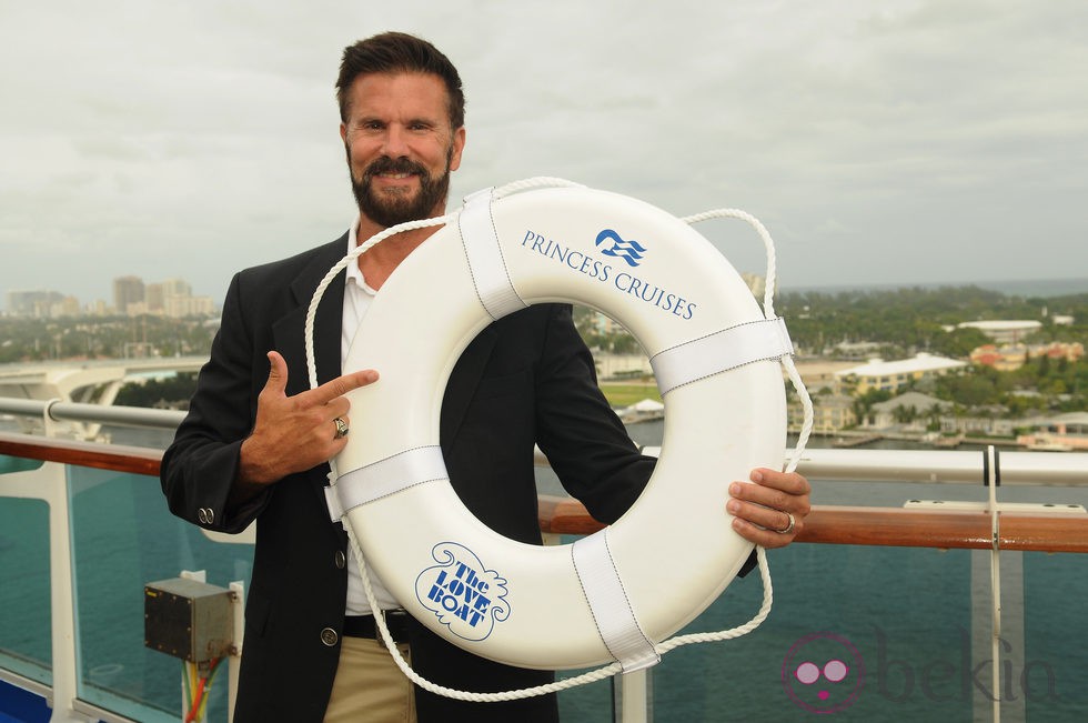 Lorenzo Lamas en la reunión de 'Vacaciones en el mar'