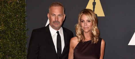 Kevin Costner y Christine Baumqartner en los 'Premios Governors' 2014