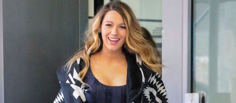 Blake Lively, una embarazada sonriente en Nueva York