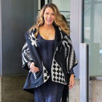 Blake Lively, una embarazada sonriente en Nueva York