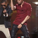 Enrique Iglesias durante su actuación en los MTV EMA 2014