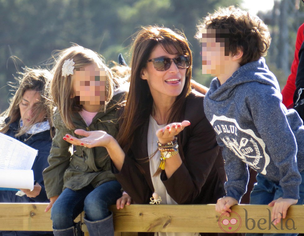 Sonia Ferrer en una competición de hípica en la Costa del Sol con su hija Laura y el hijo de Escassi Álvaro