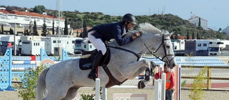 Álvaro Muñoz Escassi participando en un concurso de hípica en la Costa del Sol