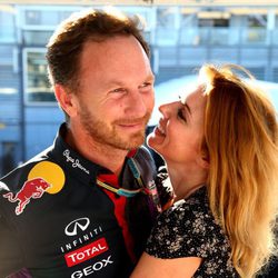 Geri Halliwell y su prometido Christian Horner muy cariñosos en el GP Italia de F1