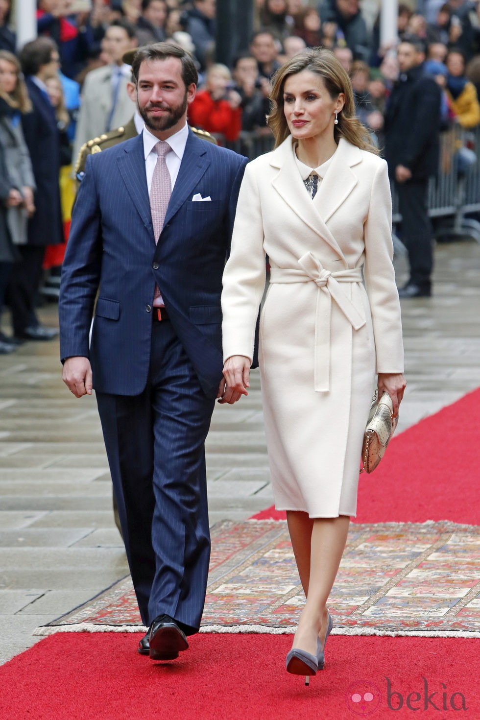 La Reina Letizia con el Príncipe Guillermo a su llegada a Luxemburgo