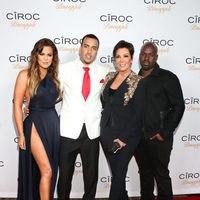 Khloé Kardashian, French Montana, Kris Jenner y  Corey Gamble en el 30º cumpleaños de French Montana