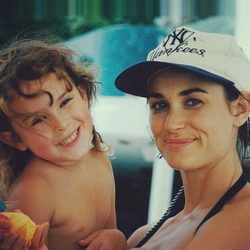 Rumer Willis felicita a su madre, Demi Moore, por su 52 cumpleaños