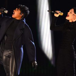 Jennifer Hudson y Jessie J durante su actuación en Concert for Valor 2014