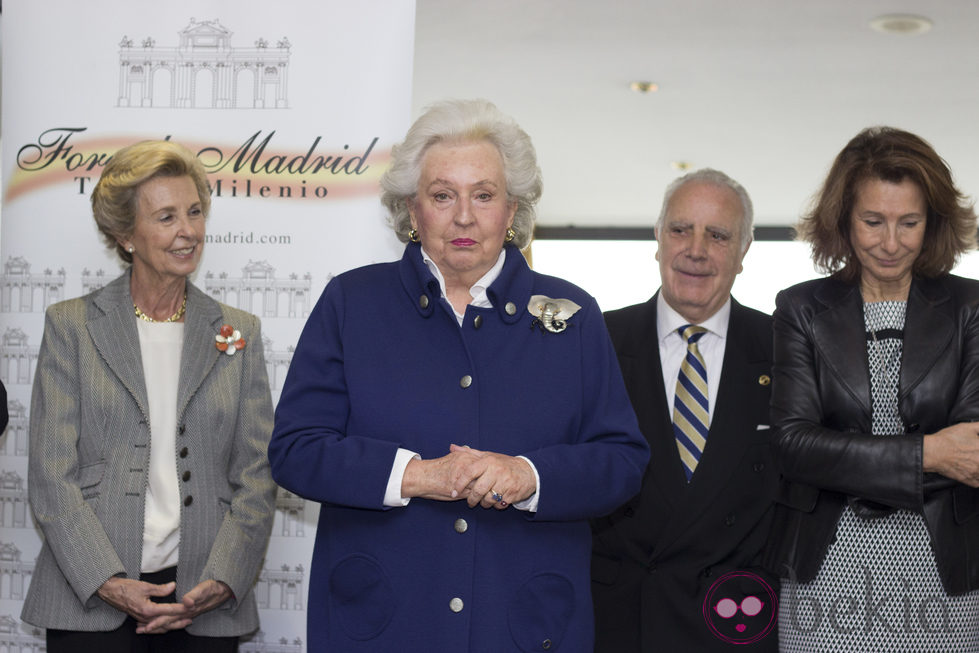 La Infanta Pilar recibe un premio por su labor al frente del Rastrillo Nuevo Futuro