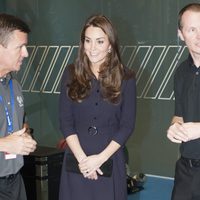 Kate Middleton luce embarazo en una visita al GSK Human Executive centre de Brentford