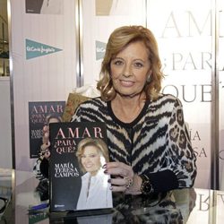 María Teresa Campos con su libro 'Amar, ¿para qué?