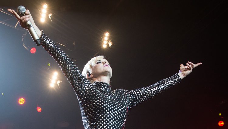 Dolores O'Riordan en un concierto en París