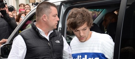 Louis Tomlinson a su llegada al estudio para grabar la canción en apoyo al ébola