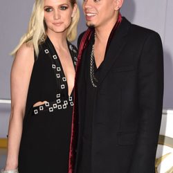 Ashlee Simpson y Evan Ross en el estreno de' Sinsajo' en Los Ángeles