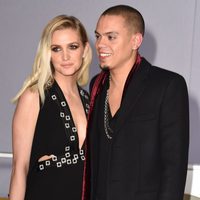 Ashlee Simpson y Evan Ross en el estreno de' Sinsajo' en Los Ángeles