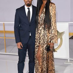 Jessica White y Dallas Austin en el estreno de 'Los Juegos del Hambre: Sinsajo Parte 1' en Los Ángeles