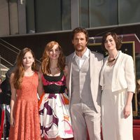 Matthew McConaughey estrena su estrella con Mackenzie Foy, Jessica Chastain y Anne Hathaway