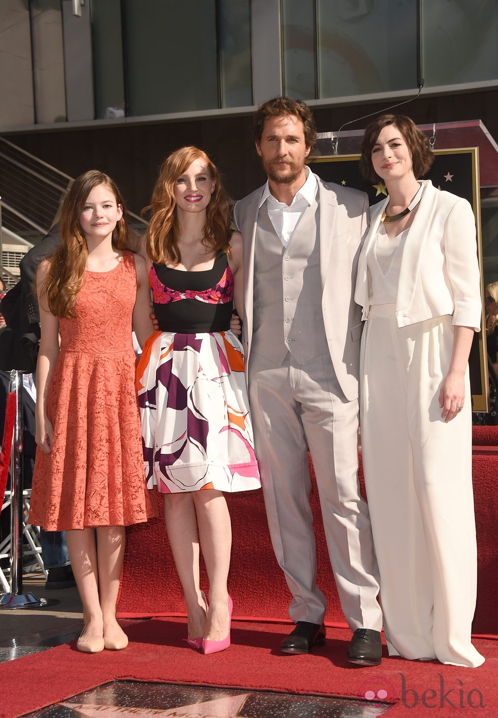 Matthew McConaughey estrena su estrella con Mackenzie Foy, Jessica Chastain y Anne Hathaway